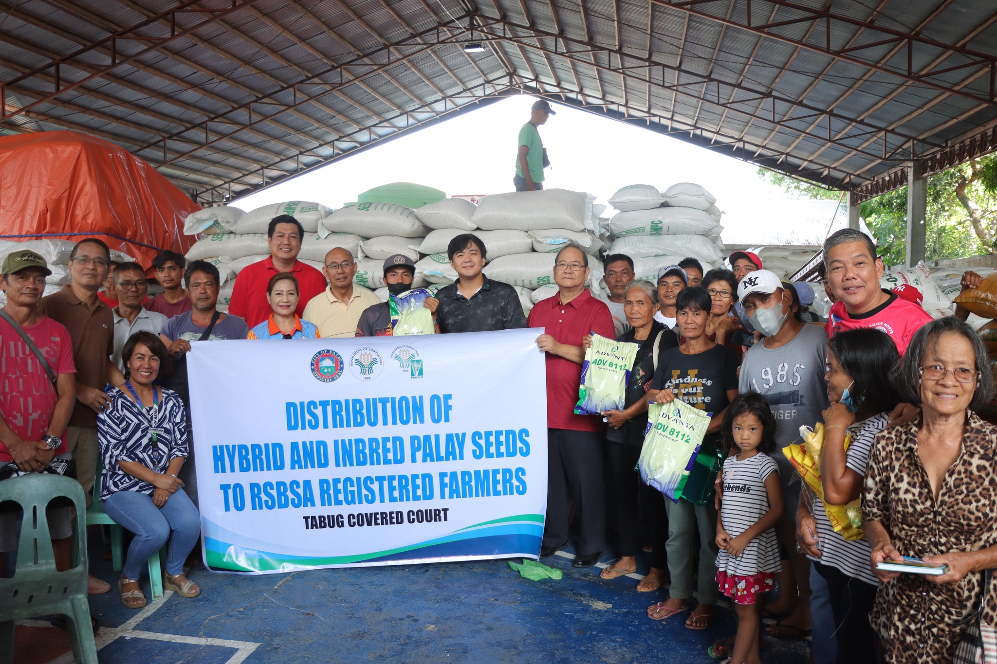 CITY GOVERNMENT OF BATAC GRANTS FREE PALAY SEEDS TO FARMERS