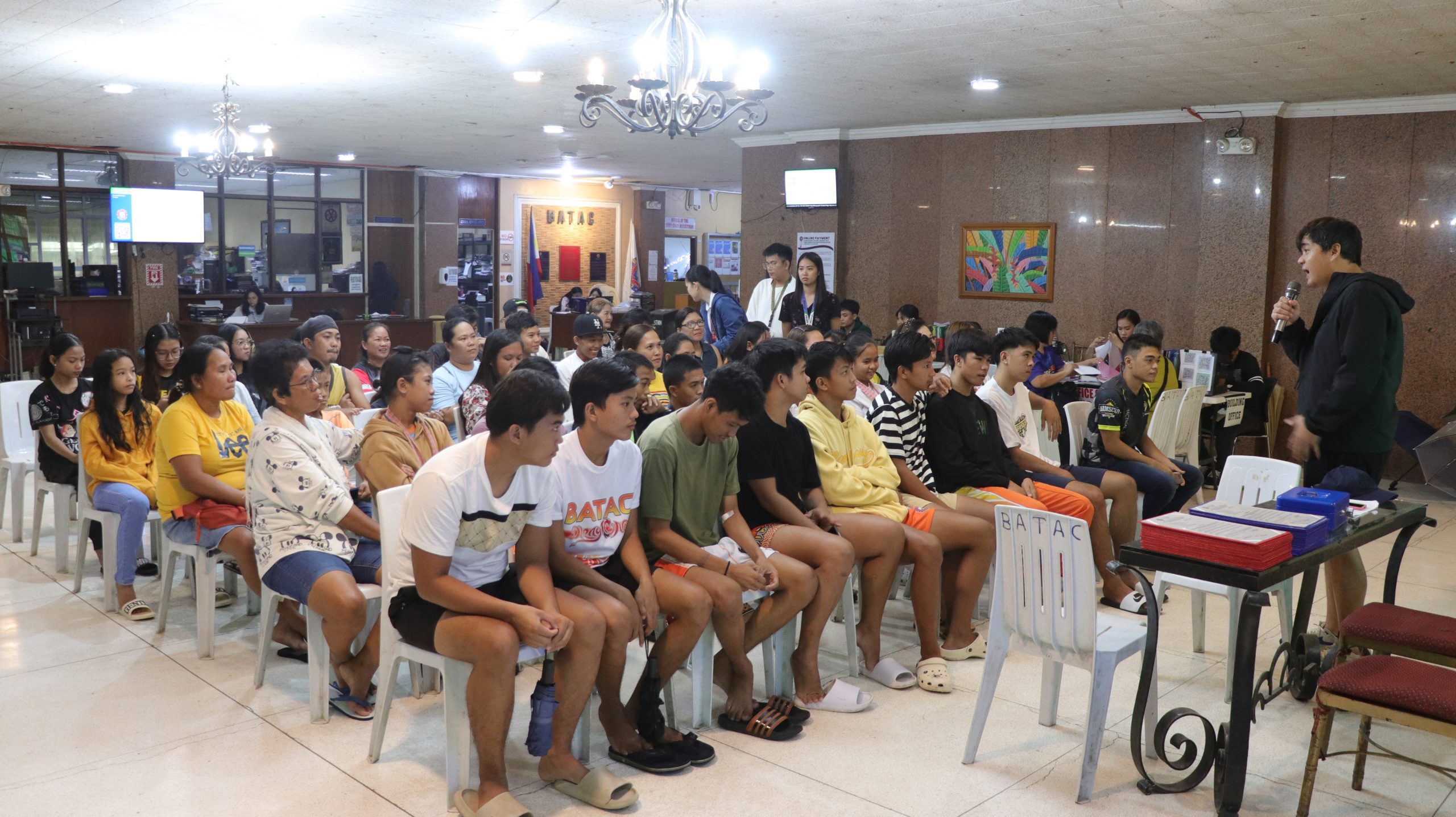 R1AA MEDALISTS RECEIVE INCENTIVES FROM THE CITY GOVERNMENT OF BATAC